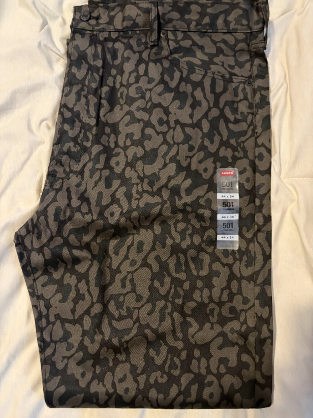 NWT Men's Levi's 501 Original Fit Leopard Camo Print Jeans Size 44 x 34